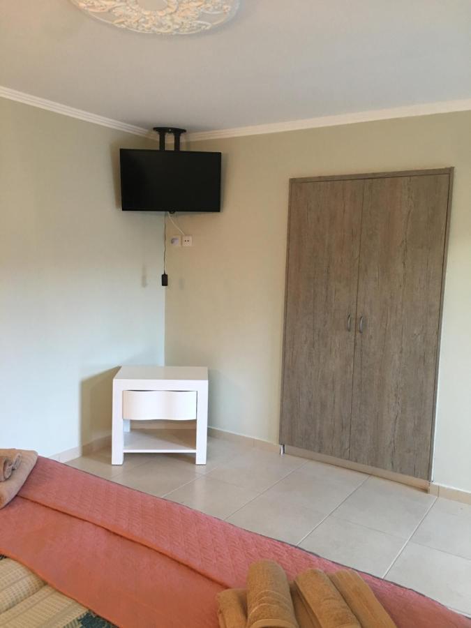 Livadia Studio Пафос Екстер'єр фото